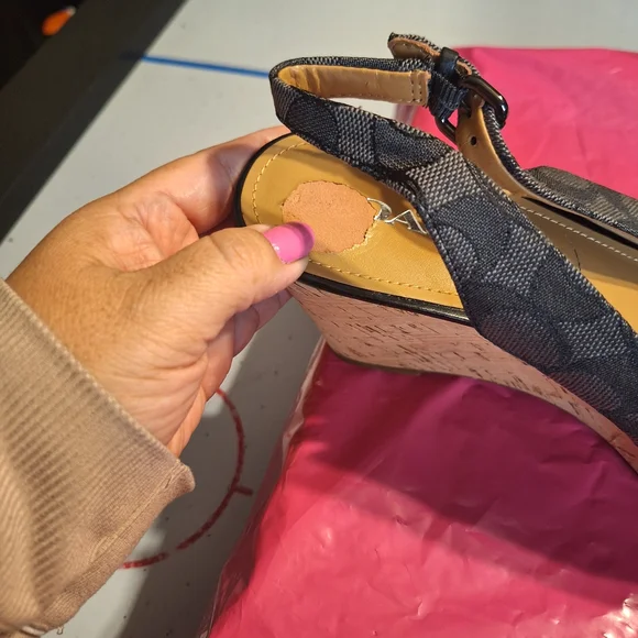 Coach Ferry Signature Black and Tan Women's Wedges Shoes. Size 9.5 - Picture 7 of 10